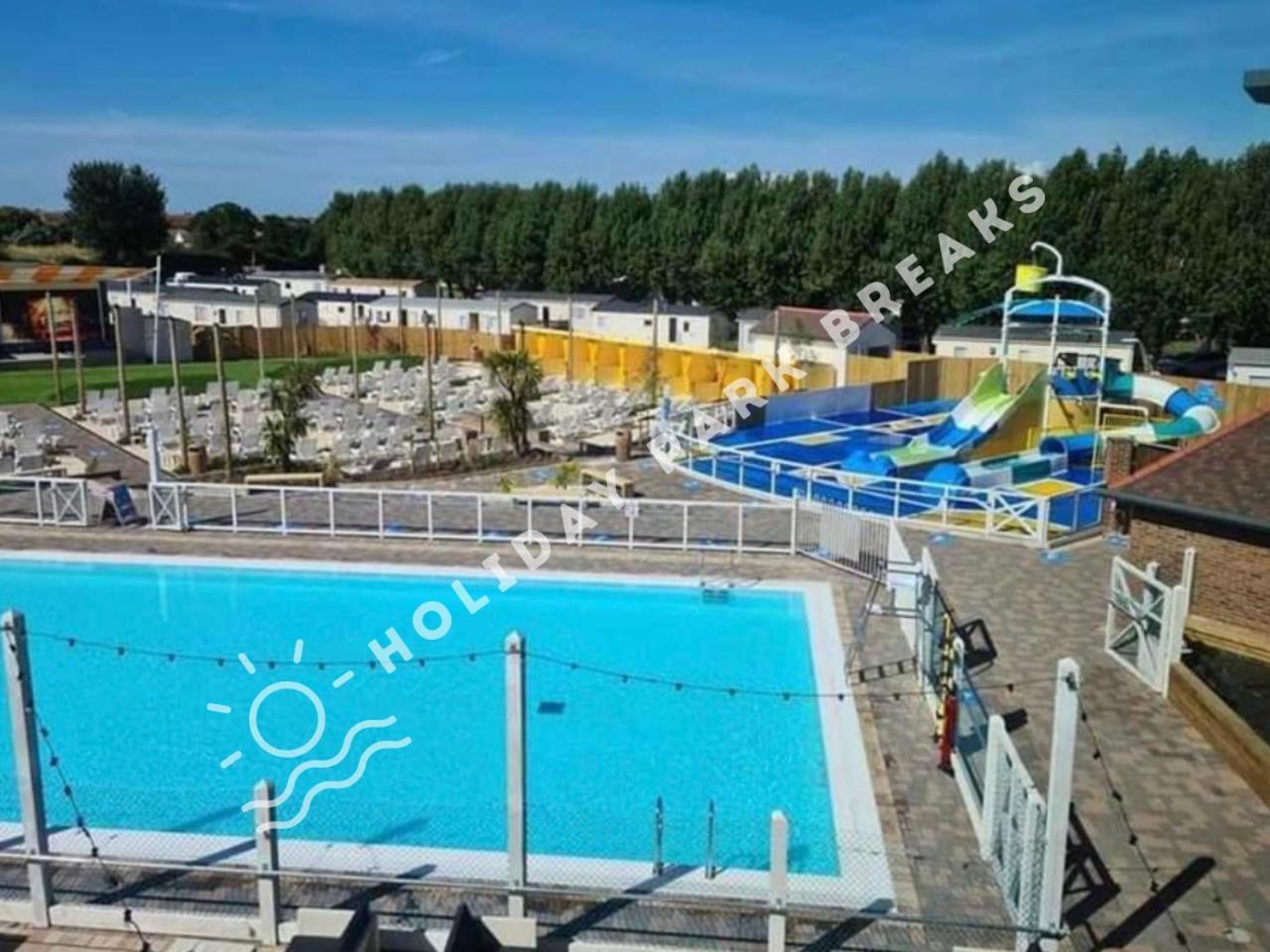 Luxury 2 Bedroom At Seal Bay Resort Selsey Exteriör bild