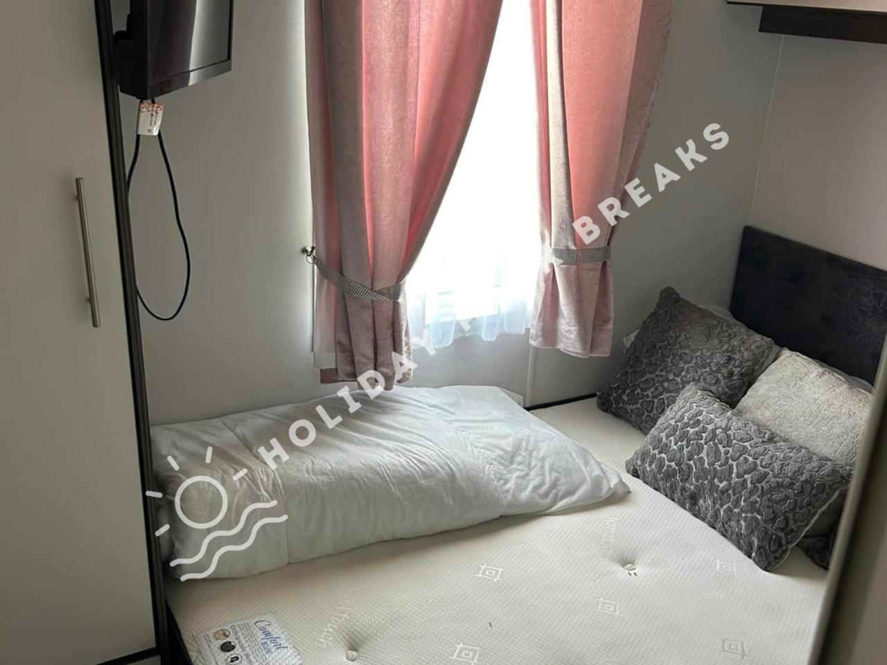 Luxury 2 Bedroom At Seal Bay Resort Selsey Exteriör bild