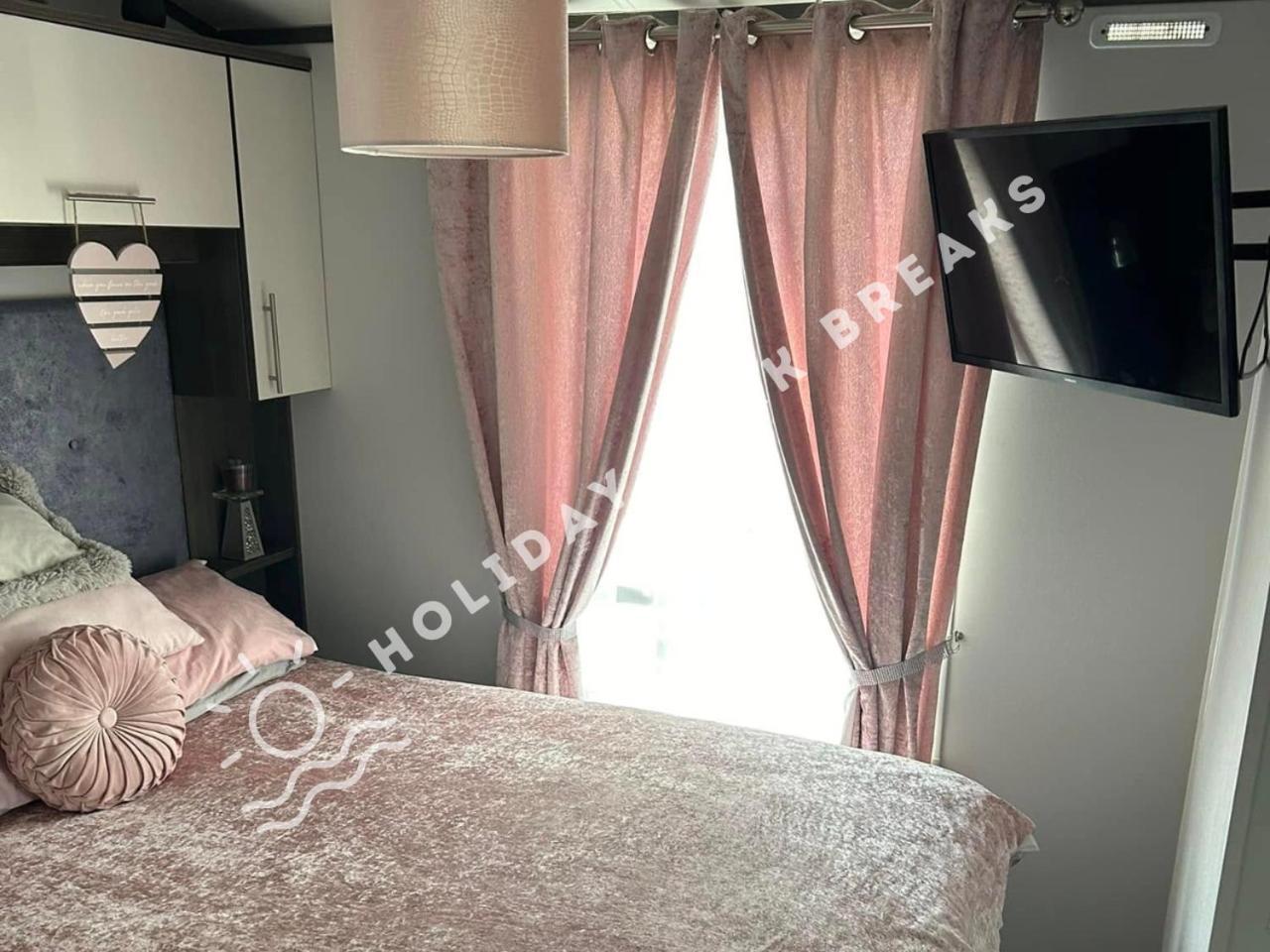 Luxury 2 Bedroom At Seal Bay Resort Selsey Exteriör bild
