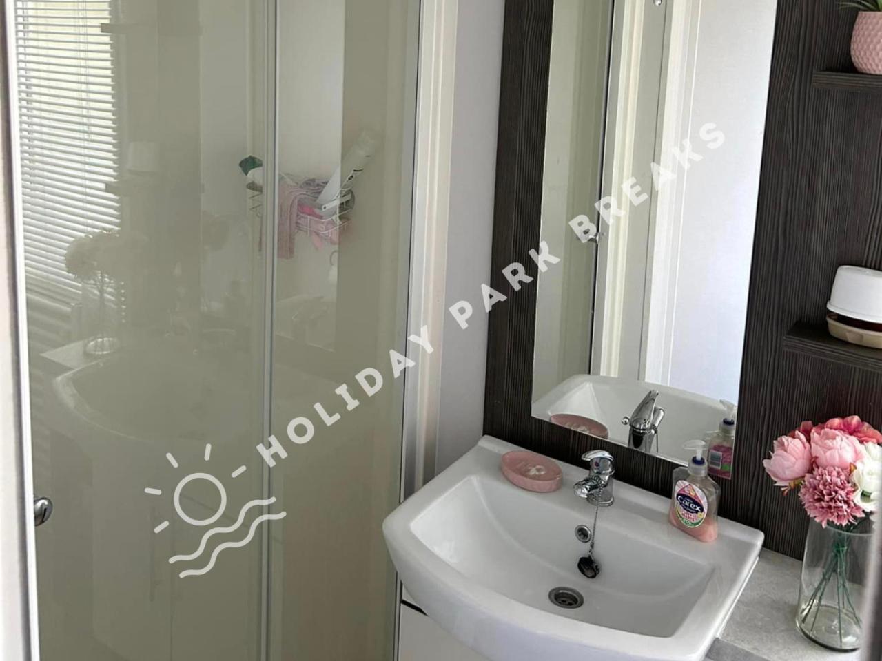 Luxury 2 Bedroom At Seal Bay Resort Selsey Exteriör bild